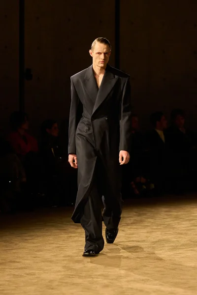 Look 9